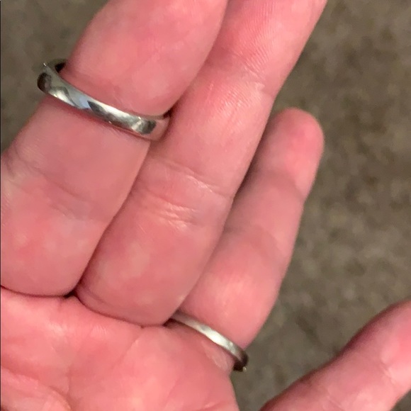 Ring - Picture 4 of 5